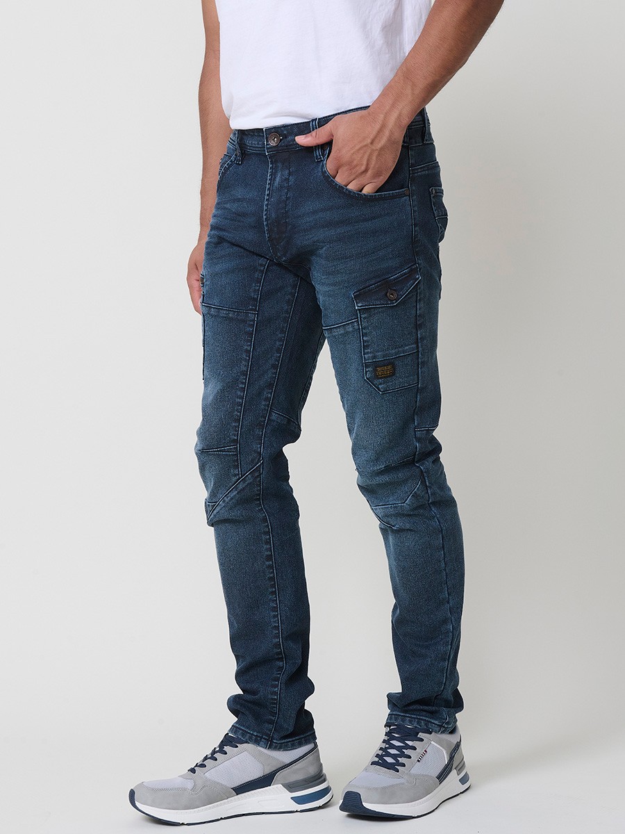 Pantalón vaquero workwear regular fit de hombre en azul oscuro. Tejido 98% algodón, 2% elastano, resistente y cómodo.