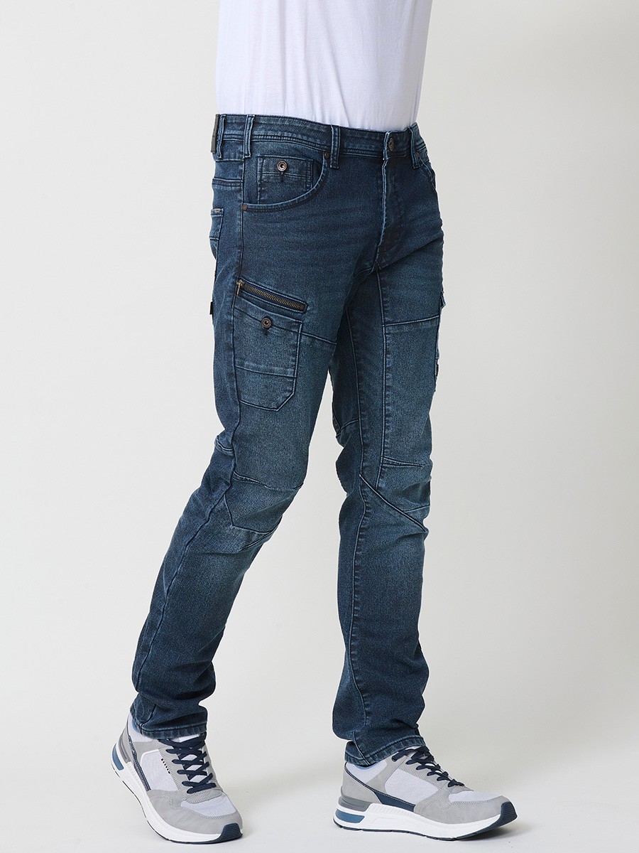 Pantalón vaquero workwear regular fit de hombre en azul oscuro. Tejido 98% algodón, 2% elastano, resistente y cómodo.