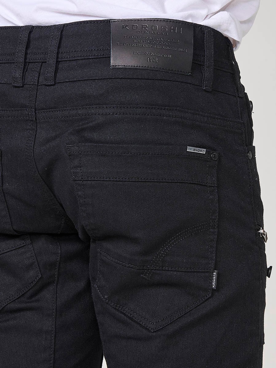 Jean homme noir coupe regular fit style workwear. Fermeture zippée et bouton. 1