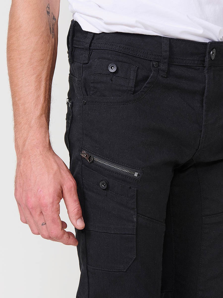 Jean homme noir coupe regular fit style workwear. Fermeture zippée et bouton. 9