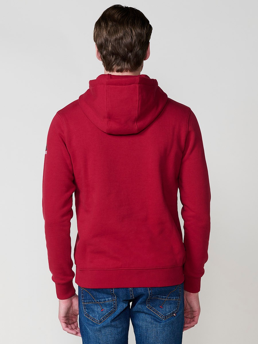 Sudadera de hombre en color rojo con capucha. Tejido mezcla de algodón y poliéster que aporta comodidad, resistencia y un estilo urbano moderno.