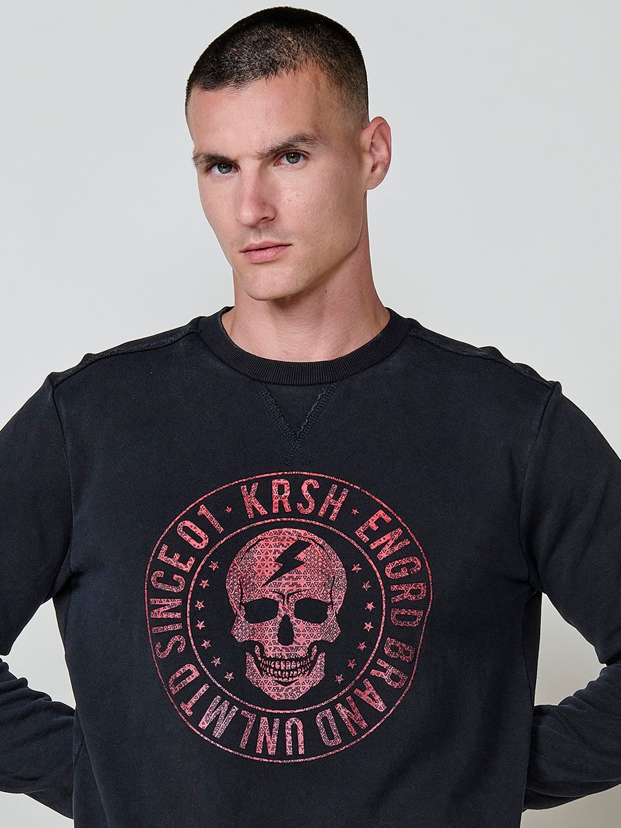 Sweat-shirt homme noir à capuche et manches longues. Mélange coton et polyester, confortable et polyvalent.