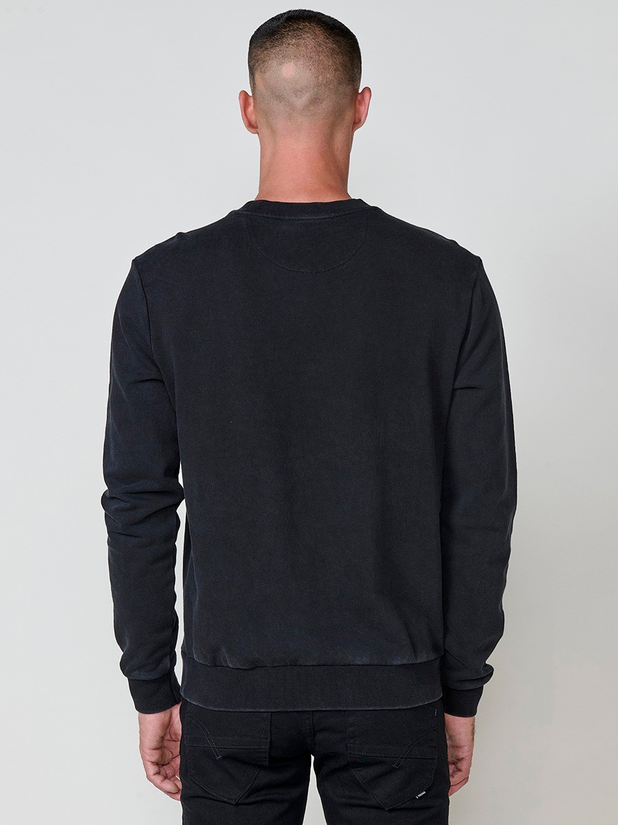 Sweat-shirt homme noir à capuche et manches longues. Mélange coton et polyester, confortable et polyvalent.