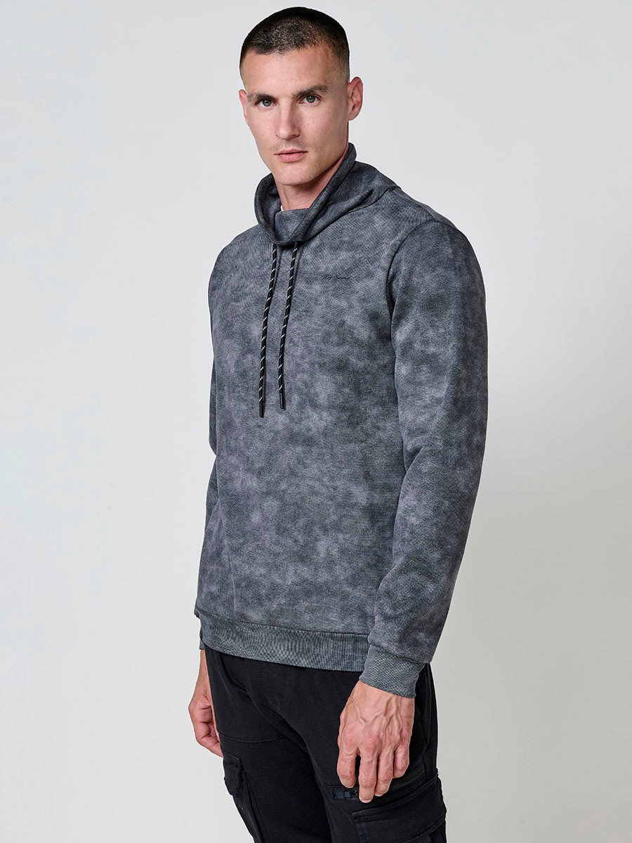 Sudadera gris de hombre con cuello alto y manga larga. Exterior en poliéster e interior en algodón para máxima comodidad.
