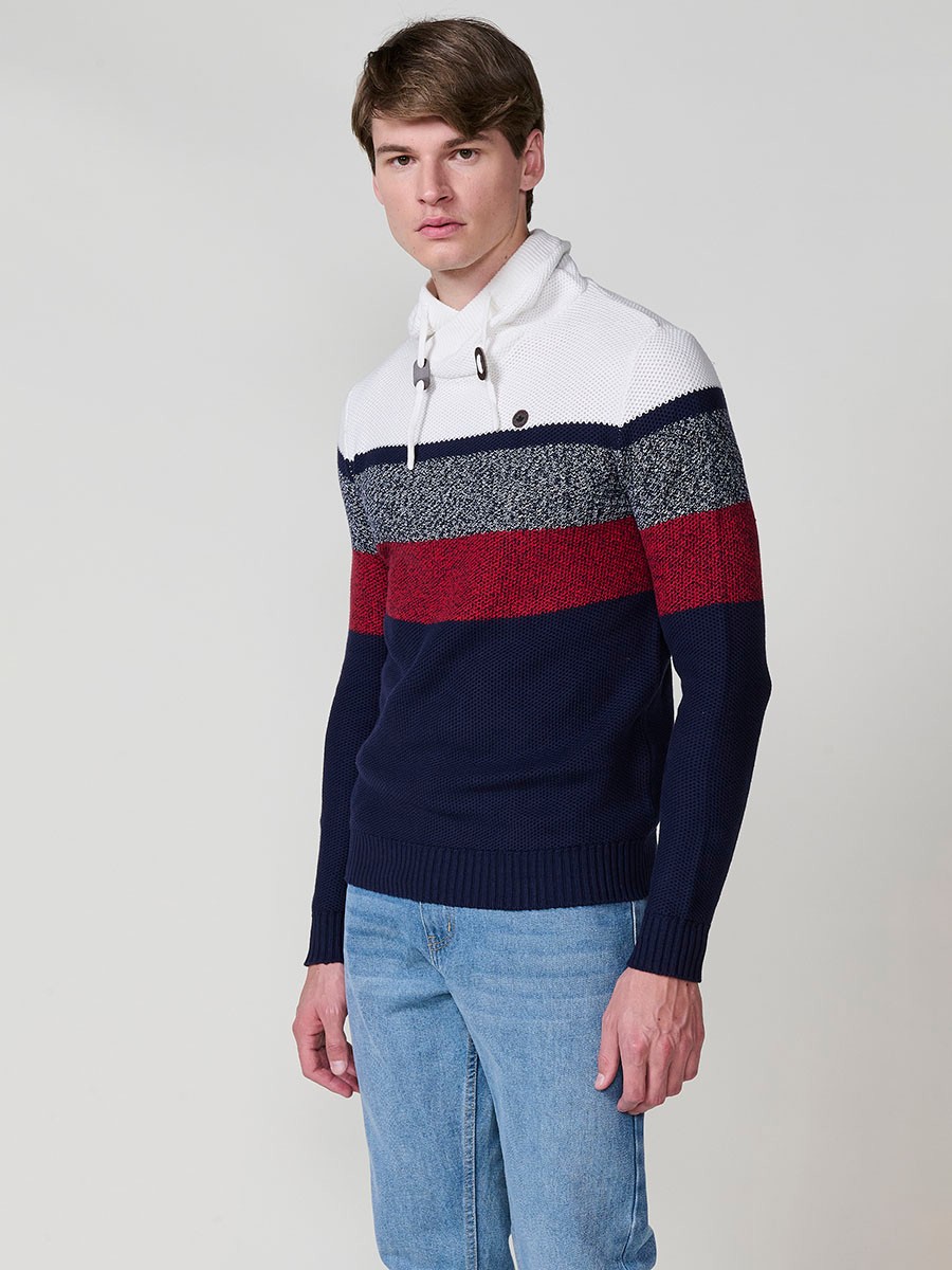 Jersey navy de hombre en tricot con cuello redondo y manga larga. 100% acrílico para un estilo moderno, cómodo y versátil.