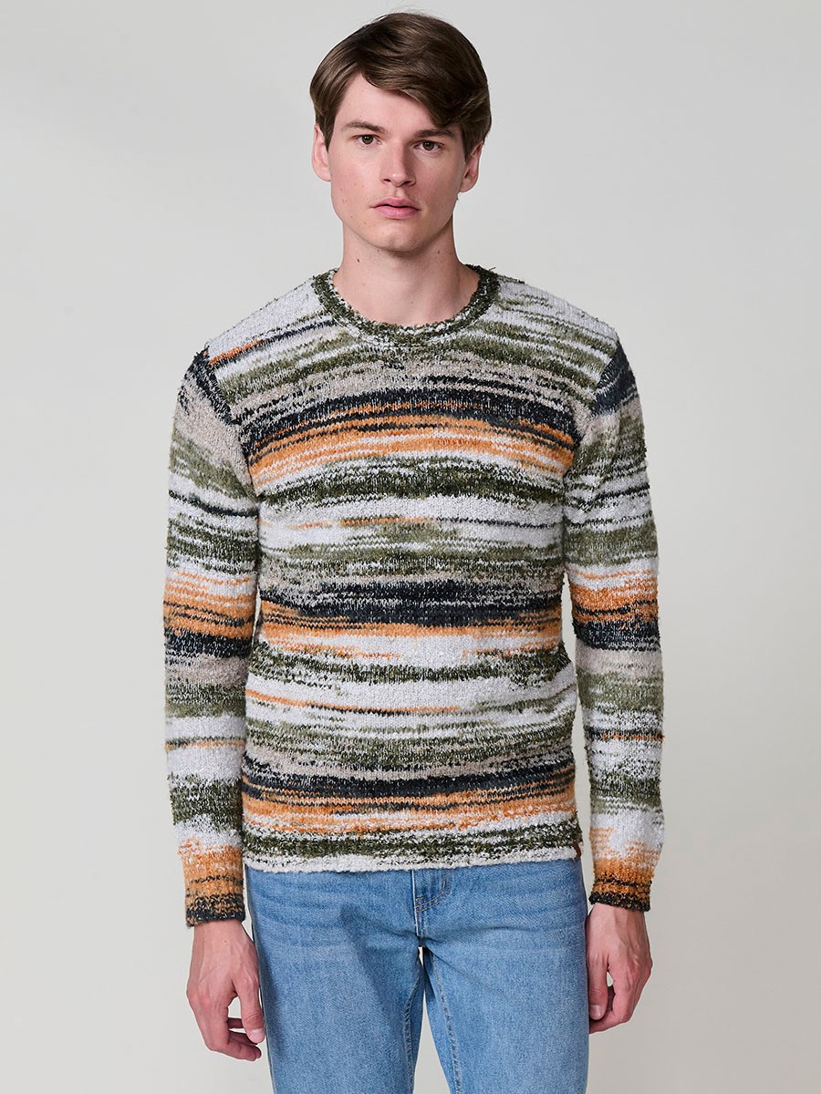 Jersey jaspeado multicolor de hombre en tricot con cuello redondo y manga larga. Confección 100% poliéster, moderno, ligero y cómodo.