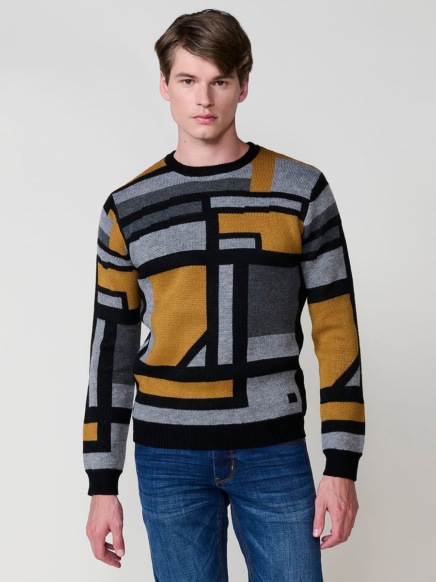 Jersey ocre de hombre en tricot con cuello redondo y manga larga. Tejido 100% acrílico, cómodo, versátil y atemporal.
