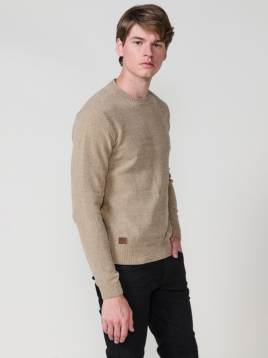 Men’s beige tricot sweater with crew neck, long sleeves, and ribbed hems. Polyester and polyamide blend, modern and comfortable.