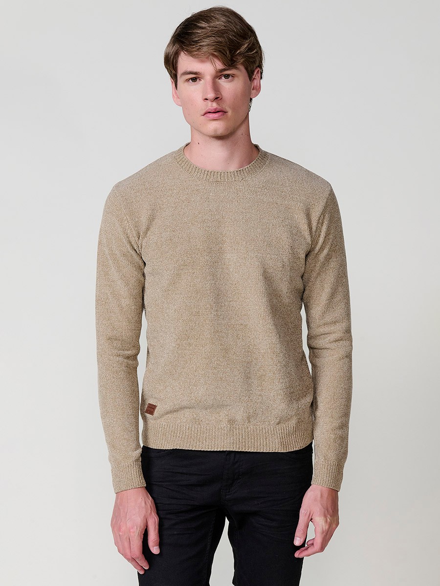 Men’s beige tricot sweater with crew neck, long sleeves, and ribbed hems. Polyester and polyamide blend, modern and comfortable.