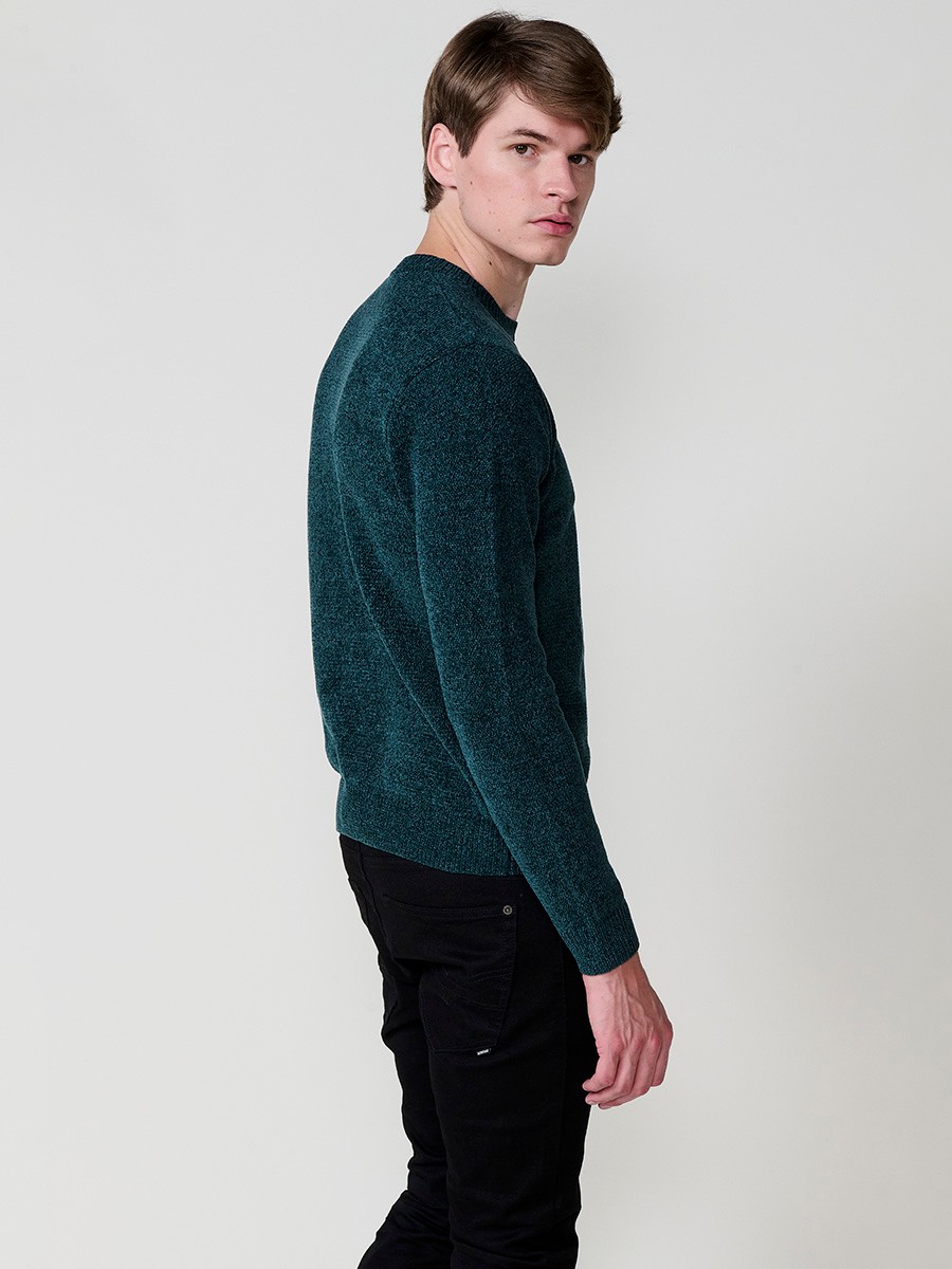 Men’s green tricot sweater with crew neck, long sleeves, and ribbed hems. Polyester and polyamide blend, modern and comfortable.