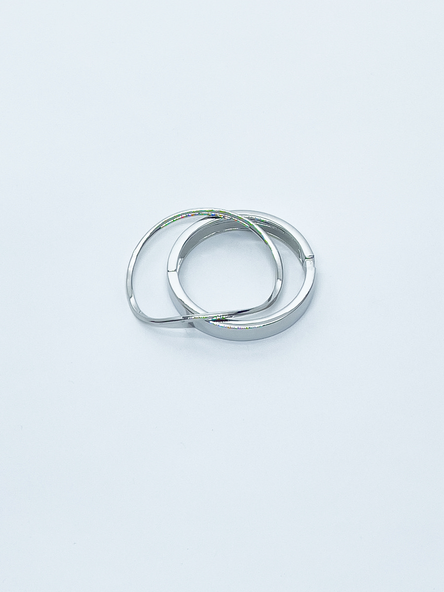 Bracelet rigide argenté avec fermoir pour femme