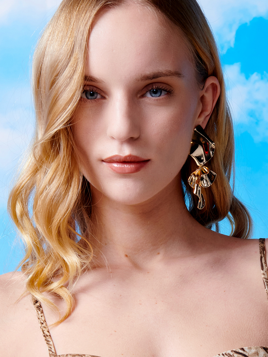 Large gold waterfall effect earrings for women 1