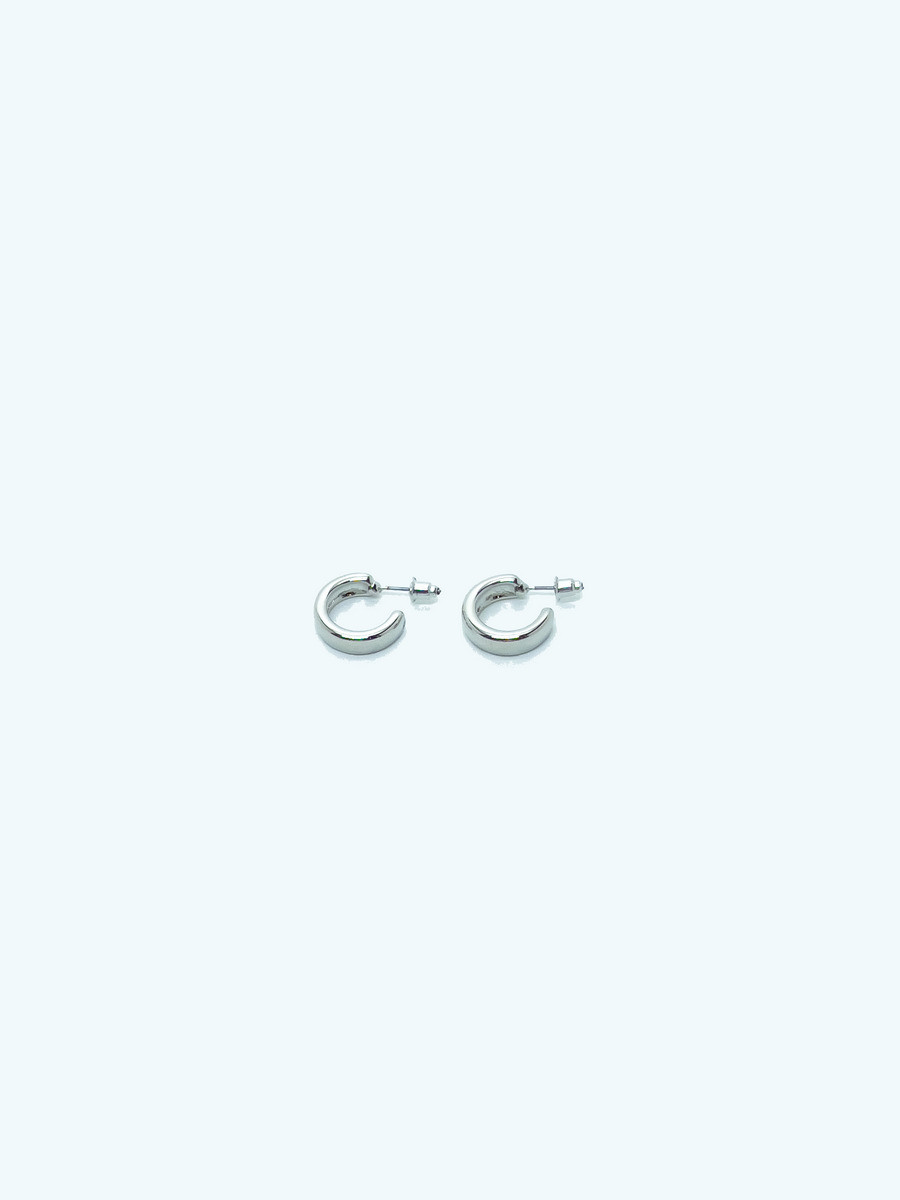 Set de boucles d’oreilles créoles argentées grandes et petites pour femme