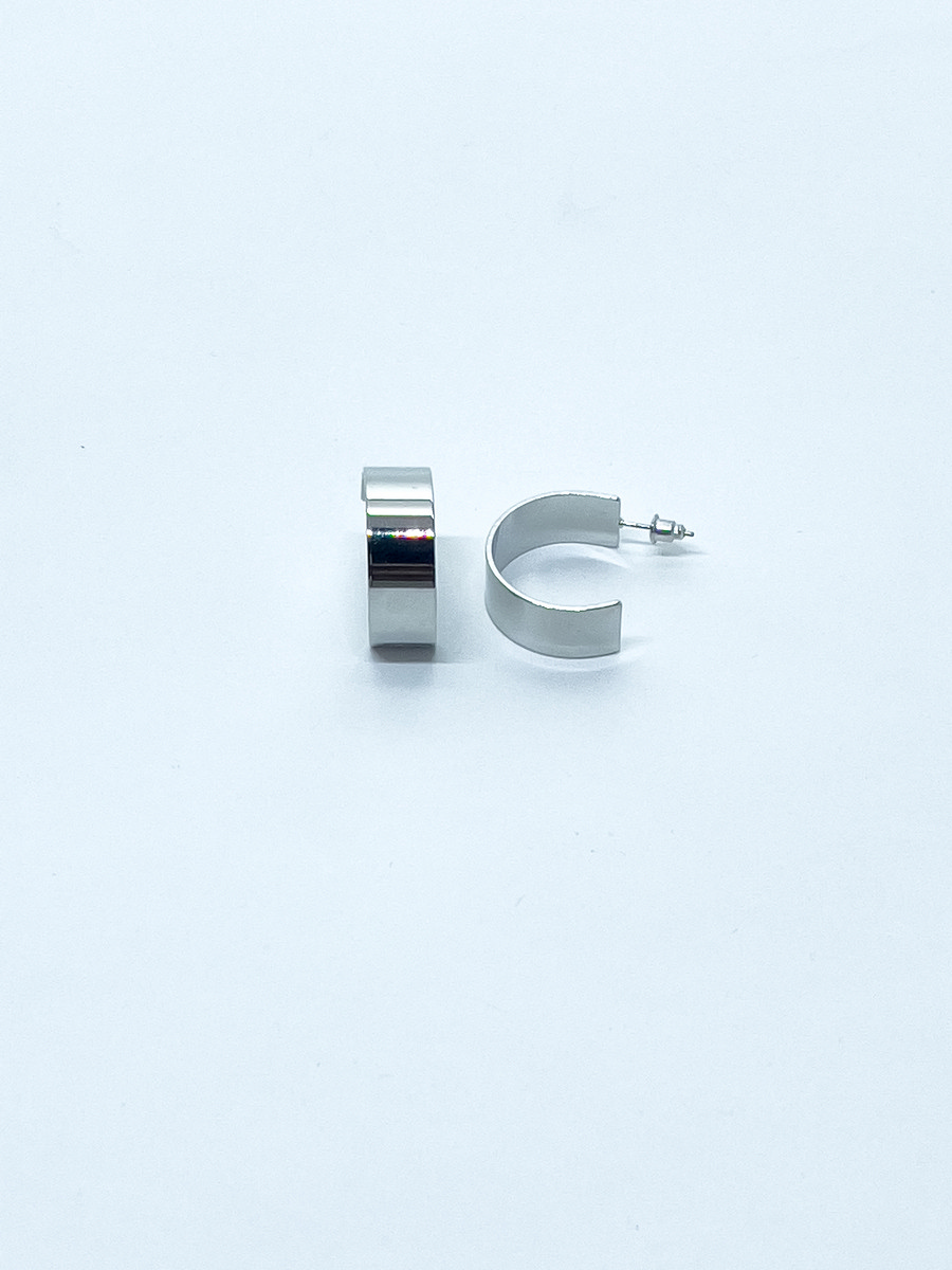 Set de trois boucles d’oreilles créoles argentées pour femme 3