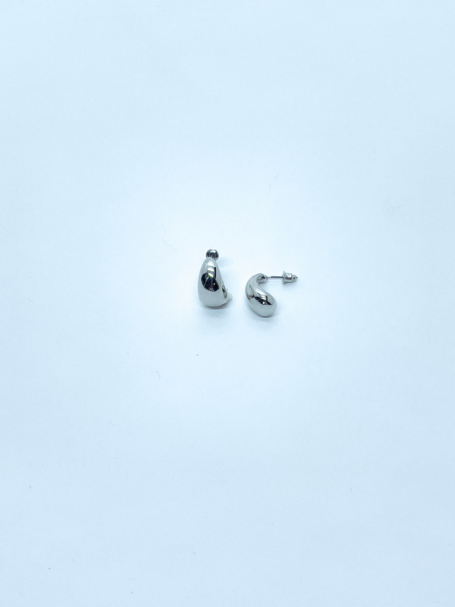 Set de trois boucles d’oreilles créoles argentées pour femme 5