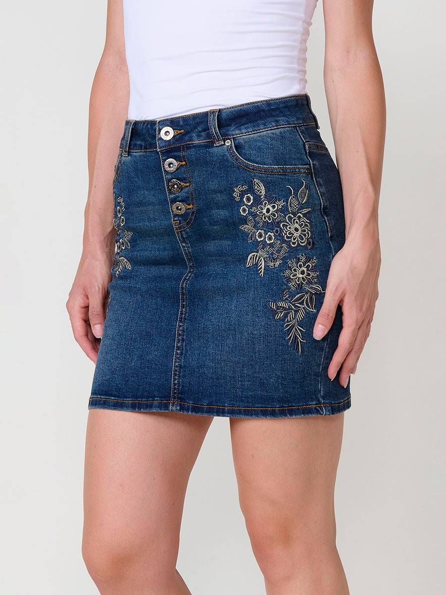 Falda corta denim mujer azul oscuro con bordado floral y botones metálicos 5