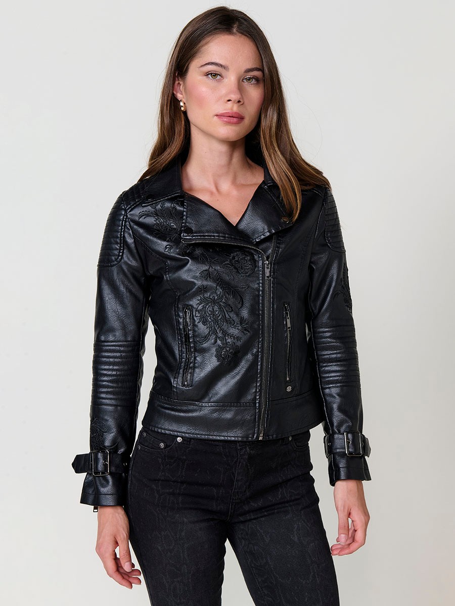 Women’s biker jacket in black faux leather, mao collar, metallic zipper closure and decorative chest pockets.