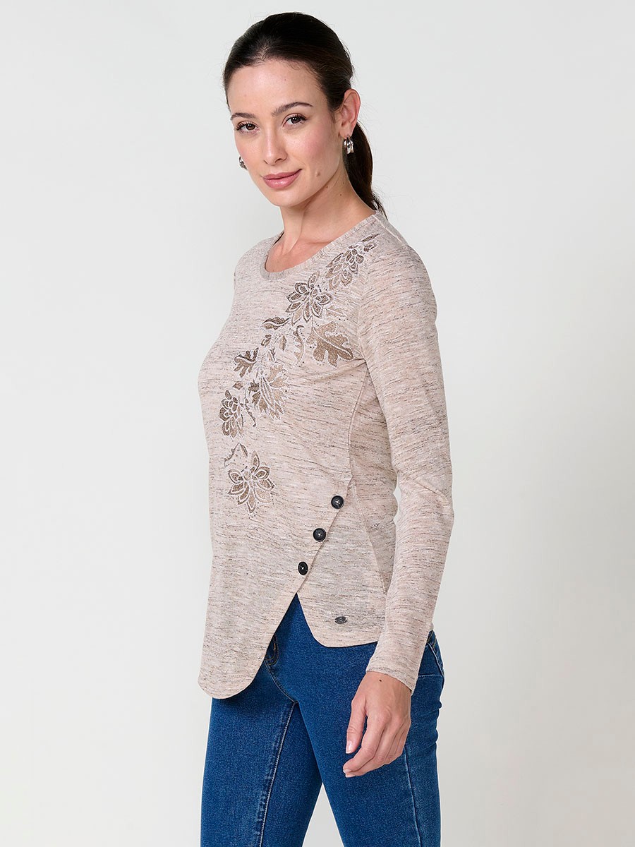 Women’s melange-effect T-shirt with asymmetric hem, diagonal buttons and shiny embroidery.