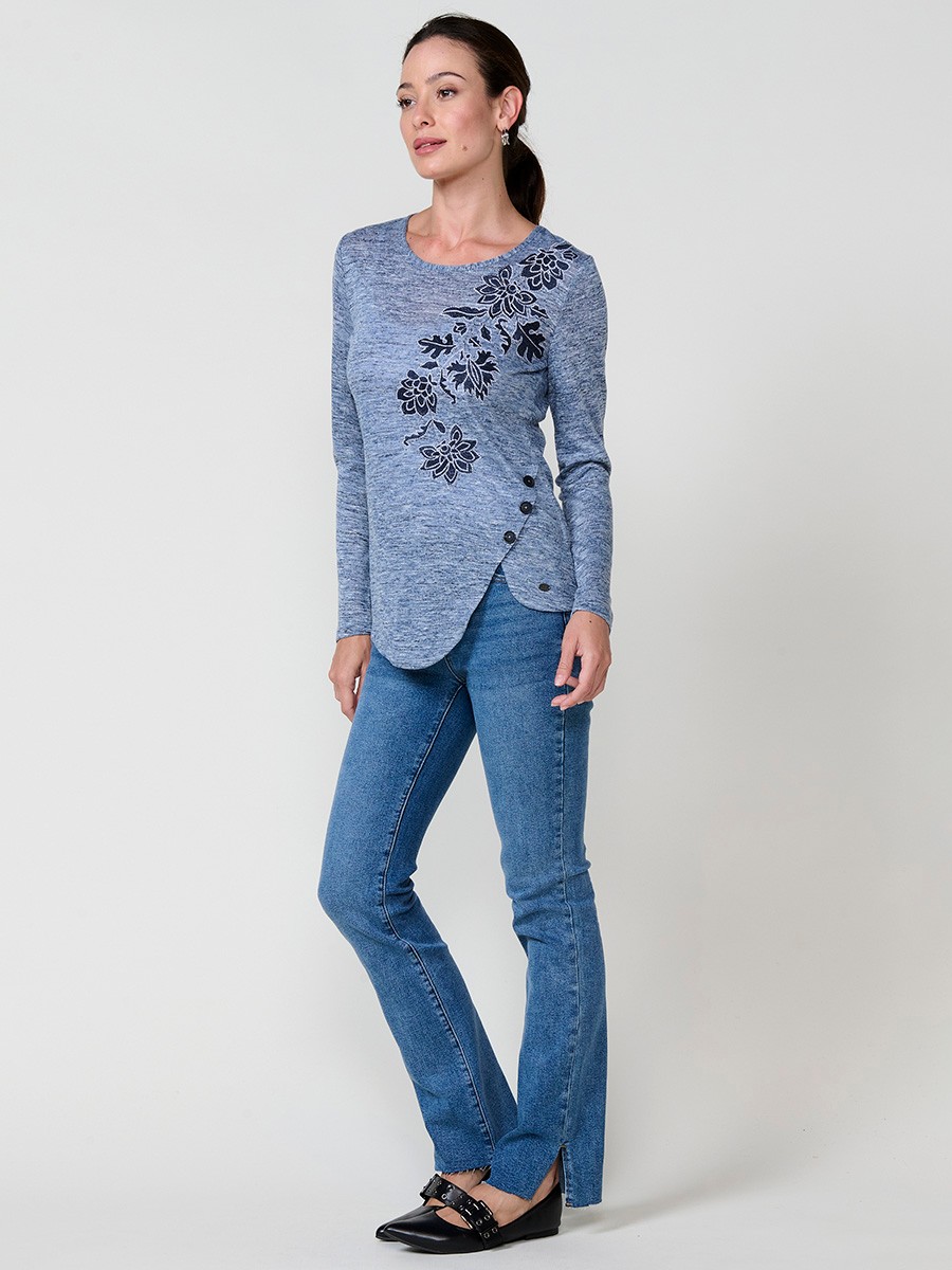 Navy women’s T-shirt in flame fabric with asymmetric hem, diagonal buttons and shiny embroidery.