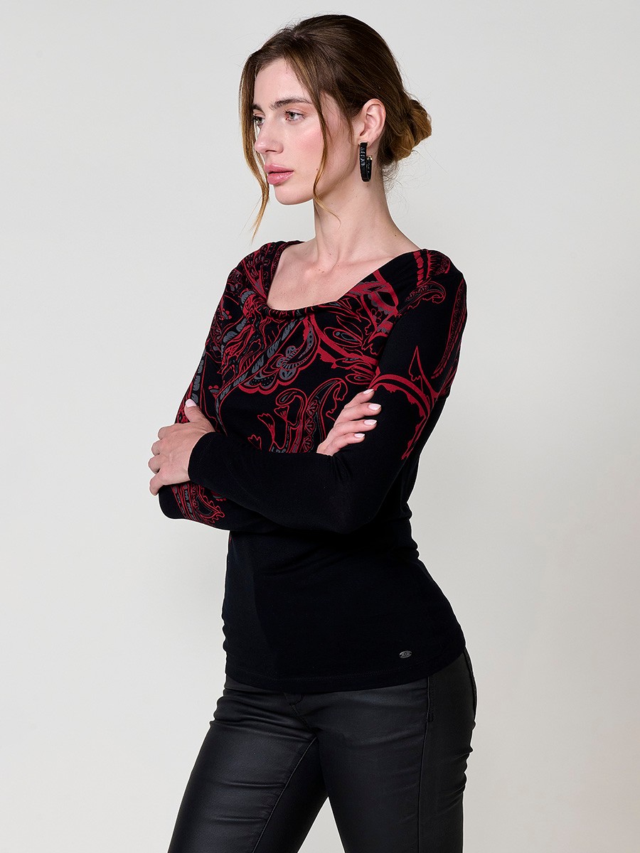 Camiseta negra de manga larga con escote drapeado y estampado cachemira para mujer