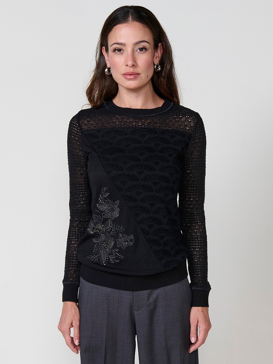 Women’s long sleeve top with velvet-effect print, shiny embroidery and openwork jersey on neckline and sleeves.