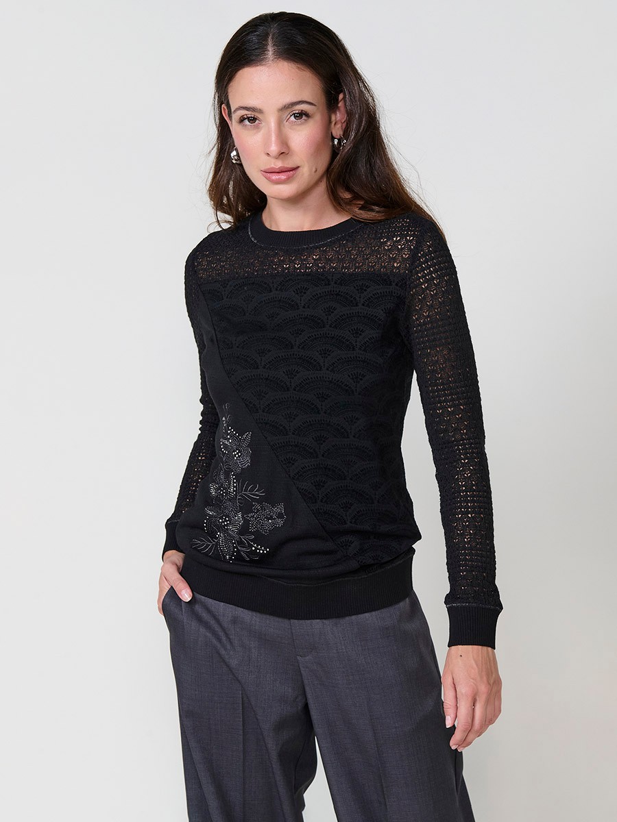 Women’s long sleeve top with velvet-effect print, shiny embroidery and openwork jersey on neckline and sleeves.