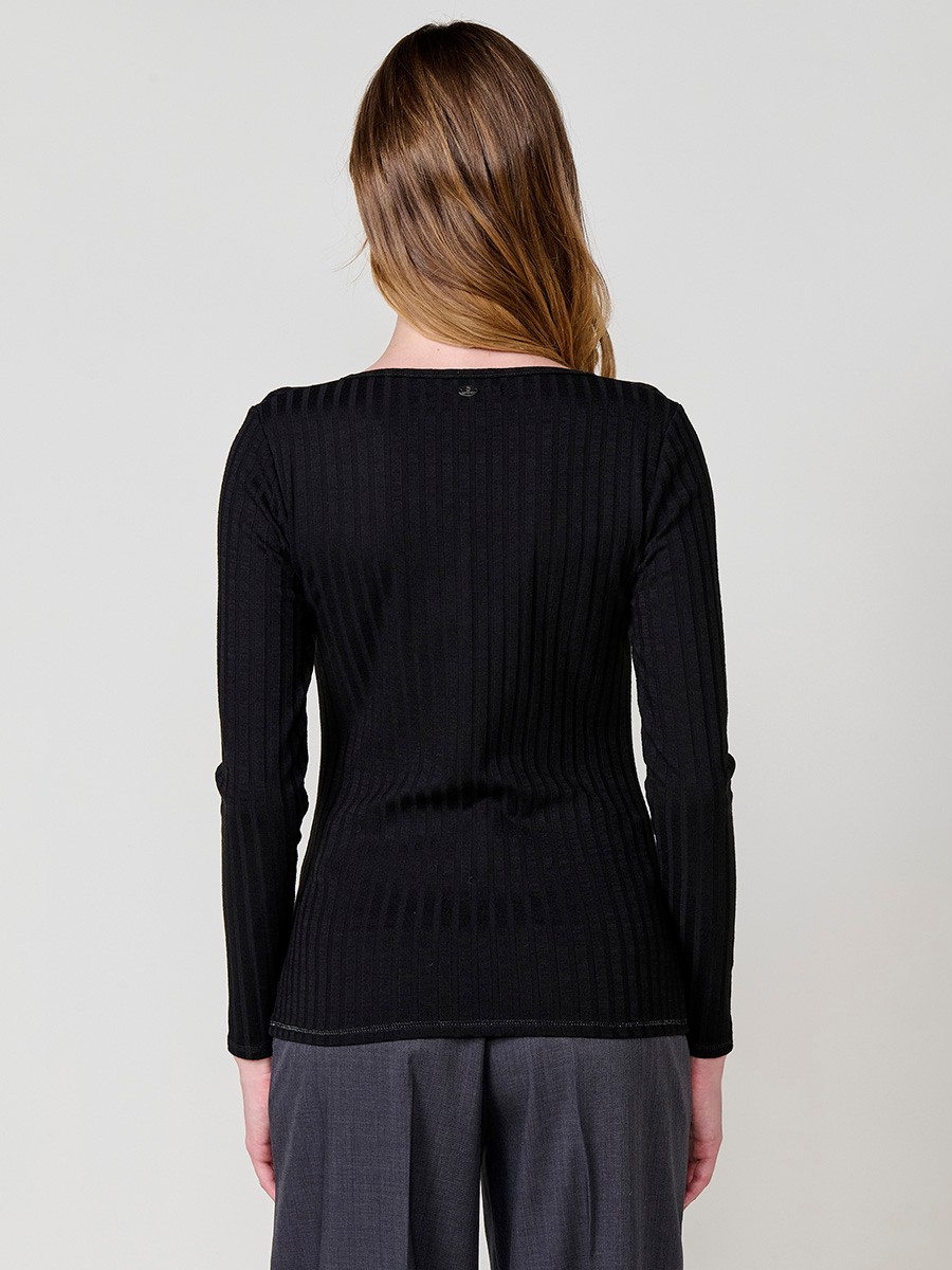 Women’s long sleeve top in soft wide rib fabric with V-neckline, front opening and three decorative buttons. Metallic thread seams.