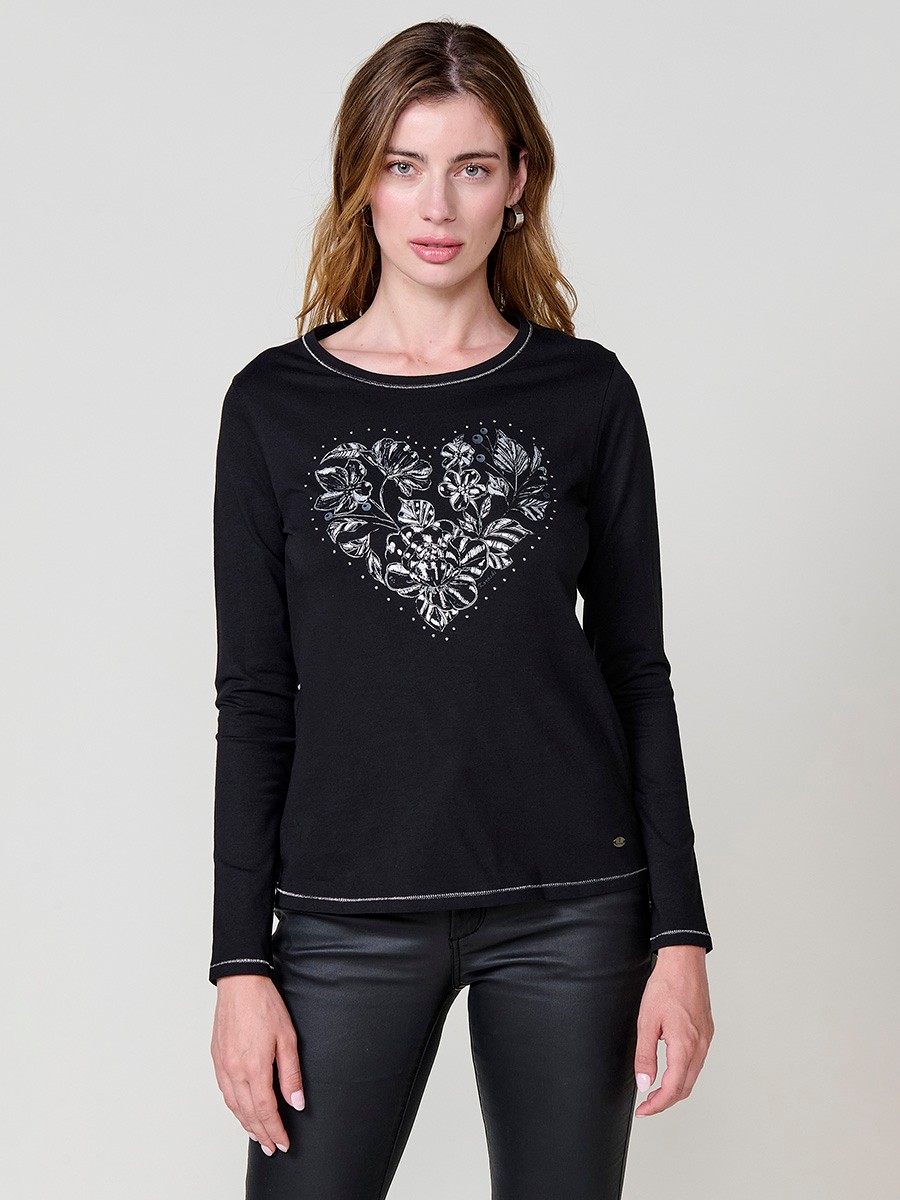 Camiseta negra mujer algodón manga larga con corazón foil y tachas