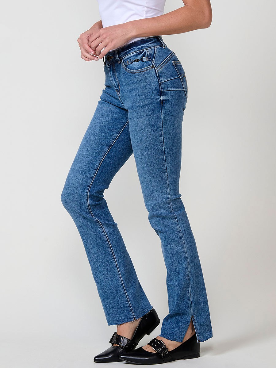 Jean femme bleu foncé push-up coupe regular avec ourlet effiloché 1