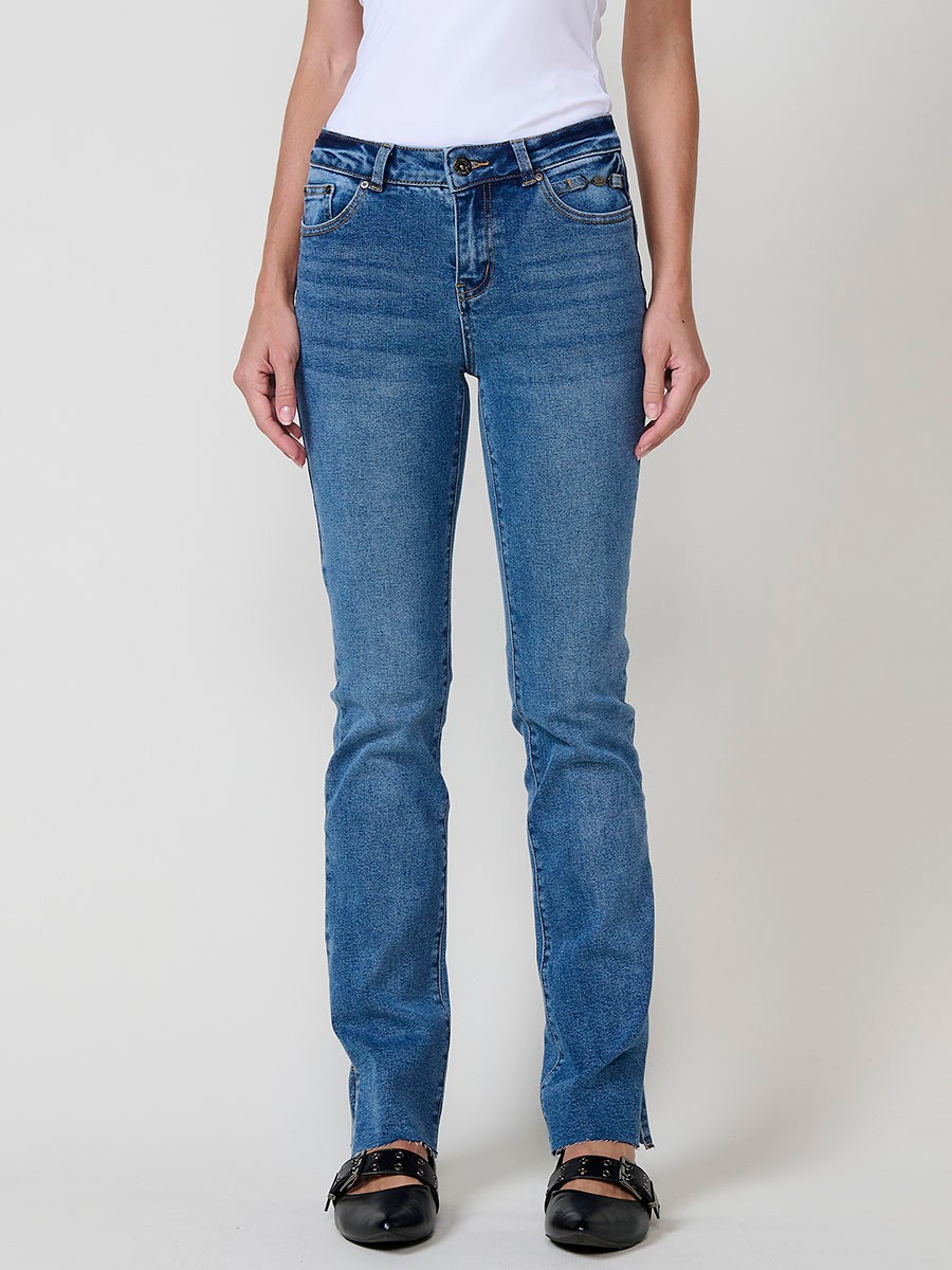 Jean femme bleu foncé push-up coupe regular avec ourlet effiloché 9