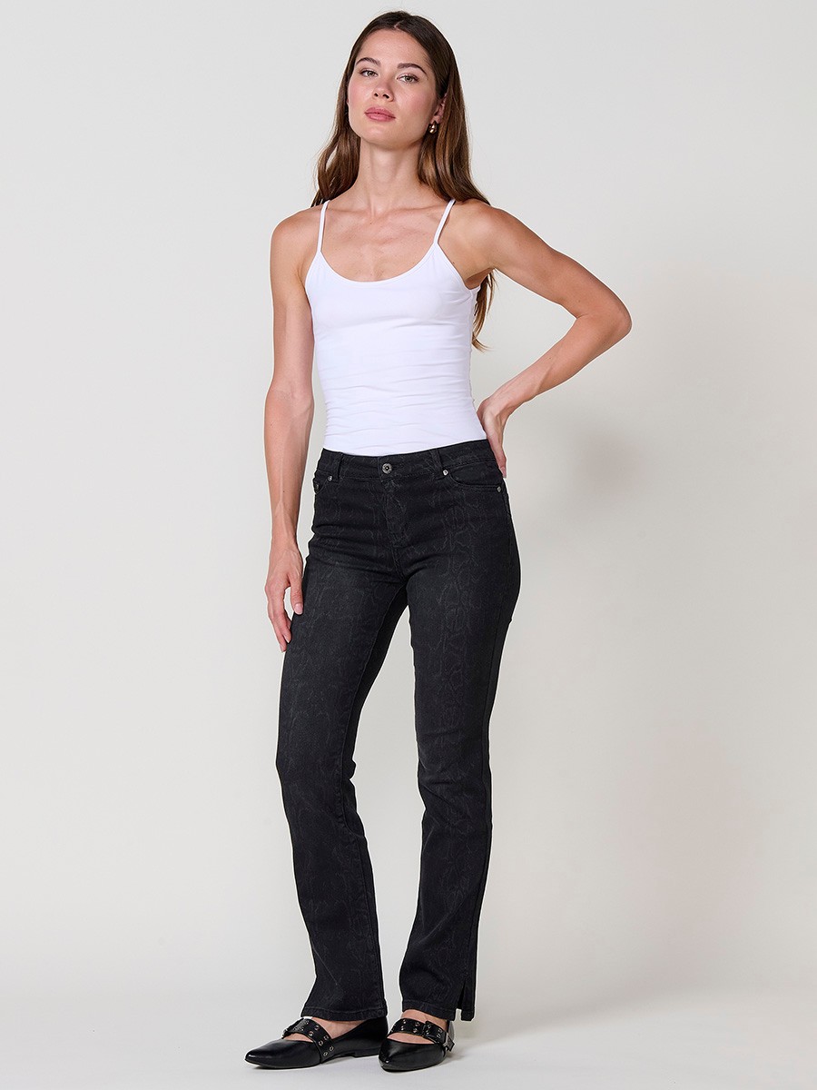 Schwarze Damen-Regular-Push-Up-Jeans aus Stretch-Denim mit Schlangenmuster, fünf Taschen und Seitenschlitzen am Saum.