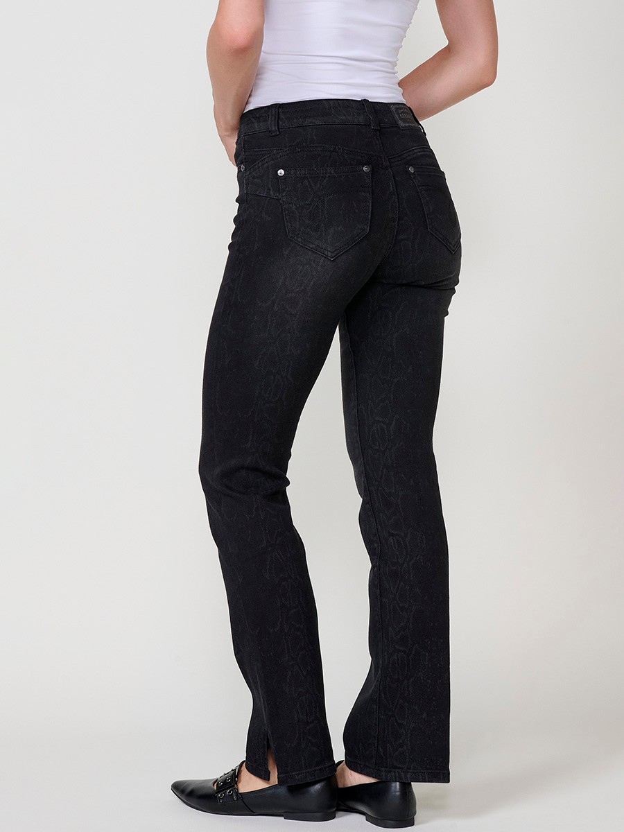 Schwarze Damen-Regular-Push-Up-Jeans aus Stretch-Denim mit Schlangenmuster, fünf Taschen und Seitenschlitzen am Saum.