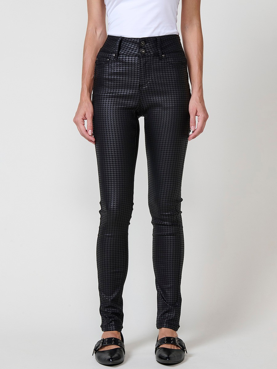 Women’s slim double push up pants with semi-shiny houndstooth print, mid-rise waist, five pockets and double button closure.