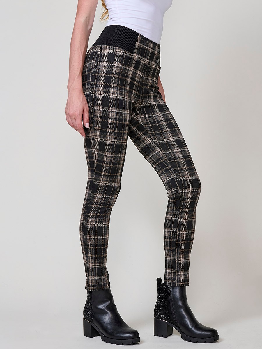 Leggings de mujer en jacquard de cuadros, tiro medio, cintura ancha con goma y detalle de botones decorativos frontales.