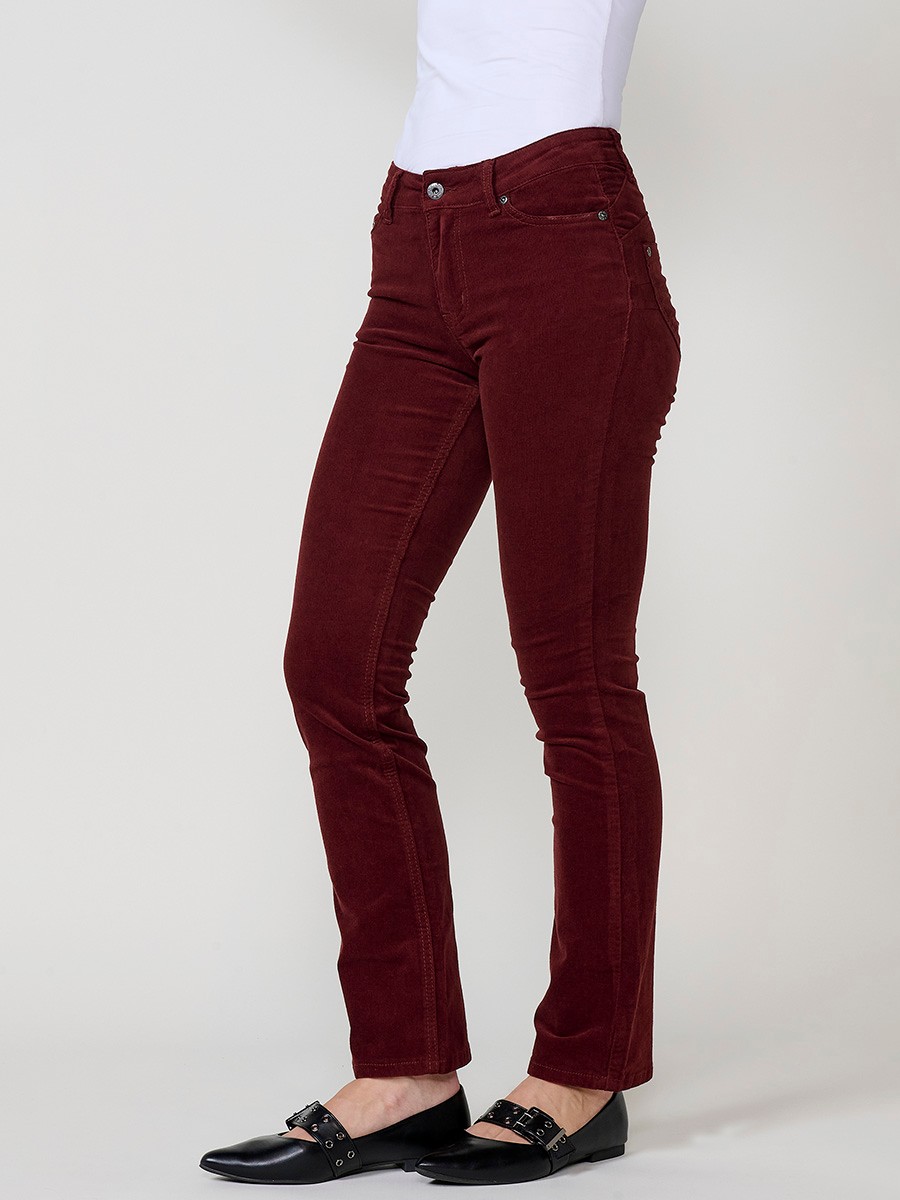 Pantalón de micropana elástica para mujer, modelo regular con efecto doble push up, tiro medio y cinco bolsillos.