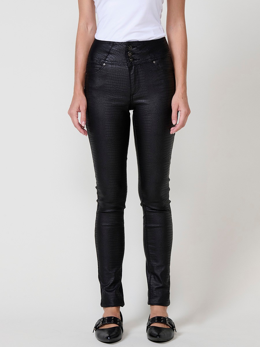 Pantalón corset slim de mujer con estampado piel de cocodrilo semibrillante, tiro alto y cierre con tres botones metálicos.