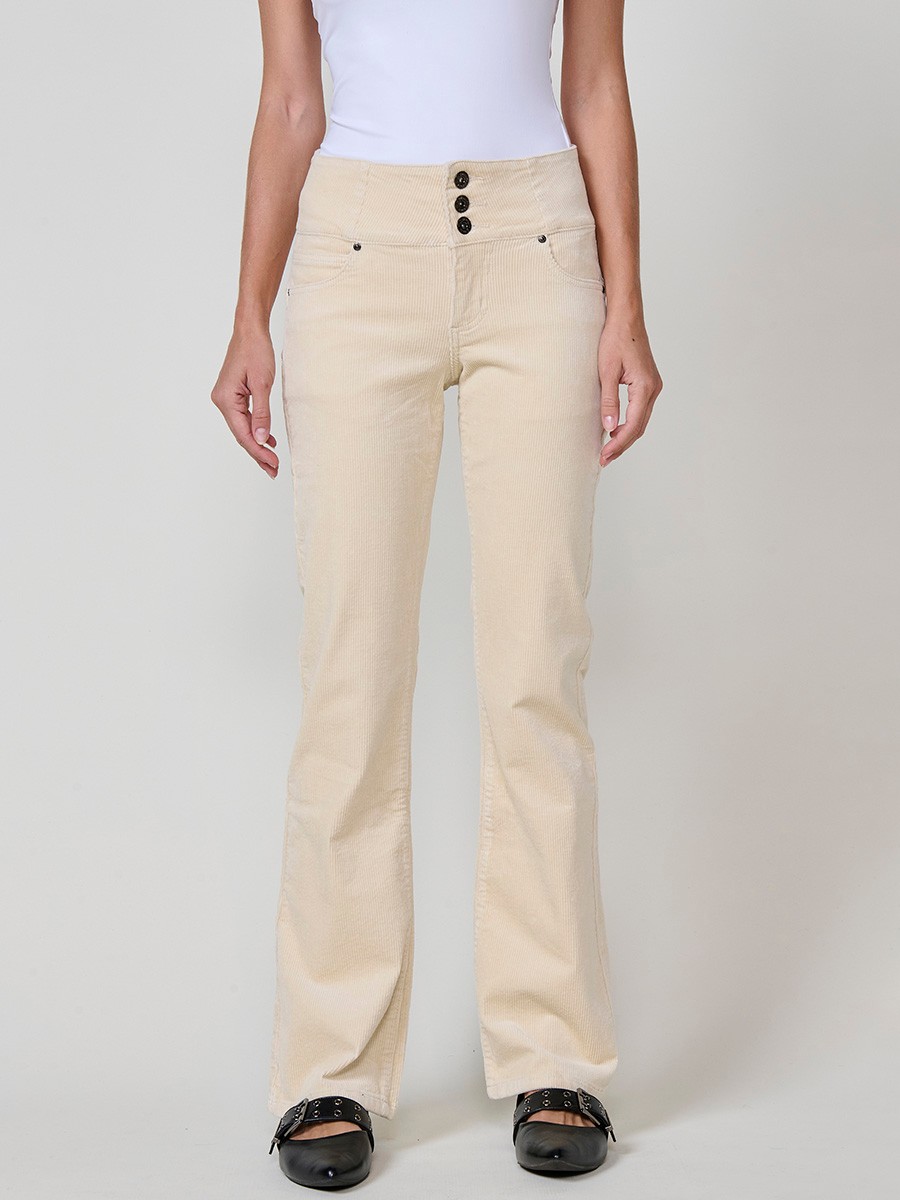 Pantalón de pana elástica de mujer corset boot cut, tiro alto, cinco bolsillos y cierre con tres botones metálicos blancos.