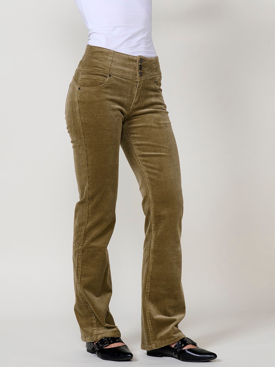 Pantalón de pana elástica de mujer corset boot cut en color kaki, tiro alto, cinco bolsillos y tres botones metálicos.