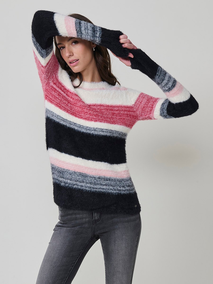 Jersey de punto con tacto pelo suave para mujer, escote redondo y manga larga. Listado de colores en armonía y placa metálica con logo Koröshi.