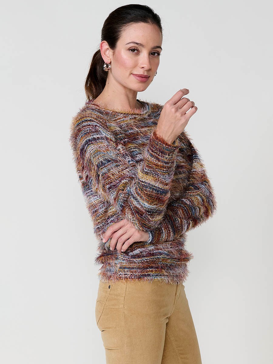 Jersey multicolor de punto para mujer con tacto efecto pelo, escote redondo y manga larga. Detalle de placa metálica con logo Koröshi.