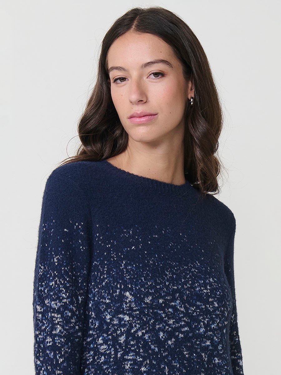 Jersey de punto con tacto suave para mujer, escote redondo, manga larga, bajo redondeado y dibujo jacquard.
