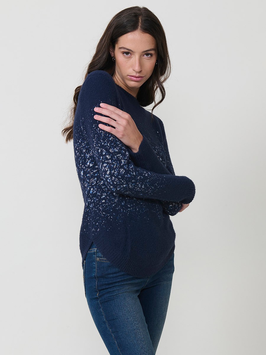 Jersey de punto con tacto suave para mujer, escote redondo, manga larga, bajo redondeado y dibujo jacquard.