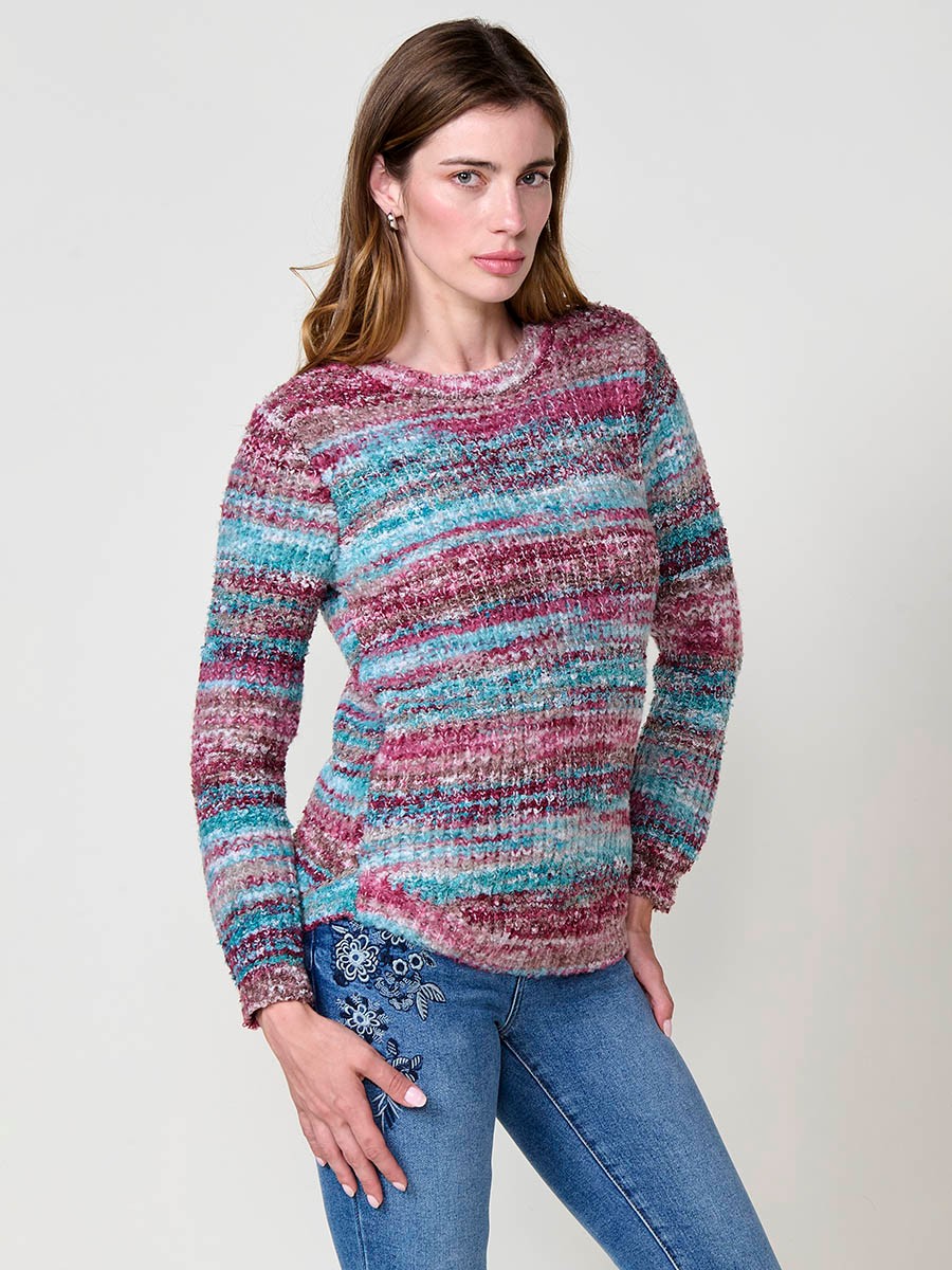 Jersey de mujer de punto bouclé multicolor, manga larga, escote redondo, bajo redondeado y placa metálica con logo Koröshi.