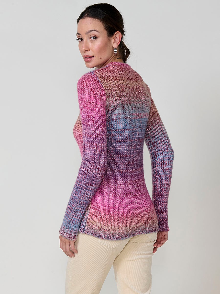 Women’s multicolor knit sweater with round neckline, long sleeves, metallic thread detail and Koröshi multicolor logo plate.
