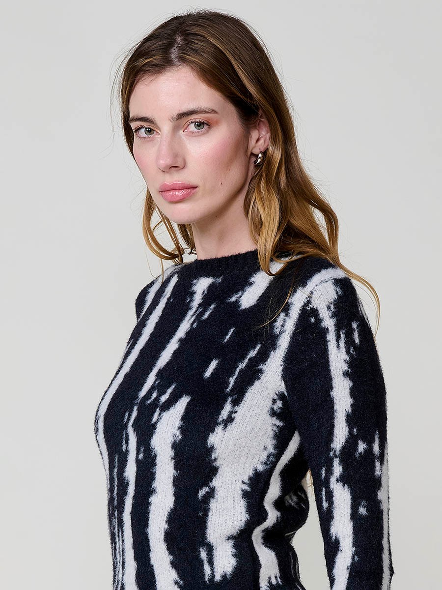 Jersey negro mujer de punto con dibujo jacquard bicolor y cuello redondo 6