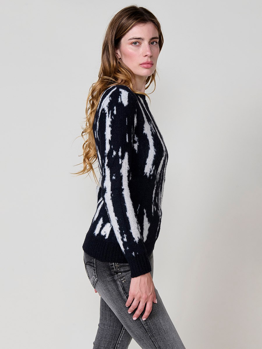Jersey negro mujer de punto con dibujo jacquard bicolor y cuello redondo 4