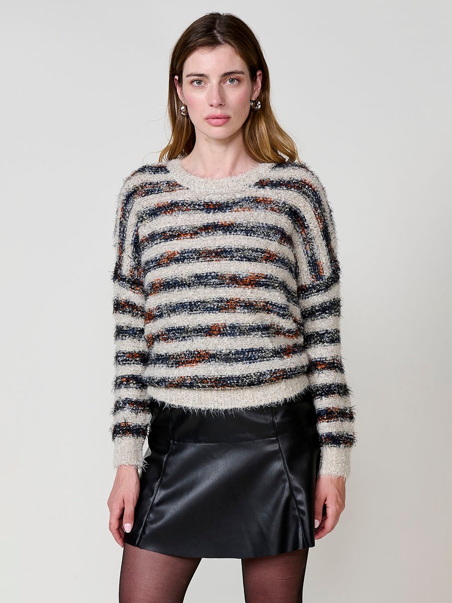 Women’s knit sweater with soft-touch furry texture in ivory, round neck, long sleeves and Koröshi logo plate.