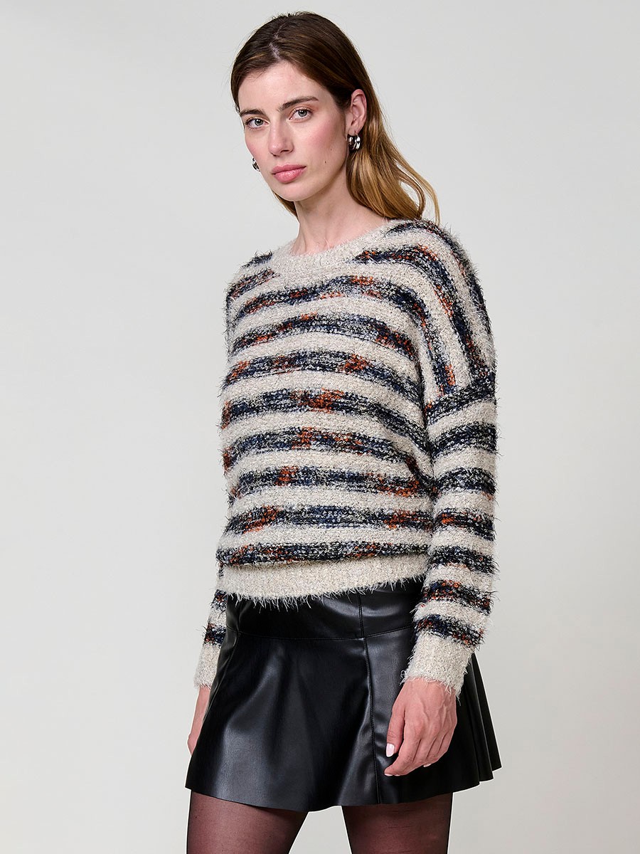 Women’s knit sweater with soft-touch furry texture in ivory, round neck, long sleeves and Koröshi logo plate.