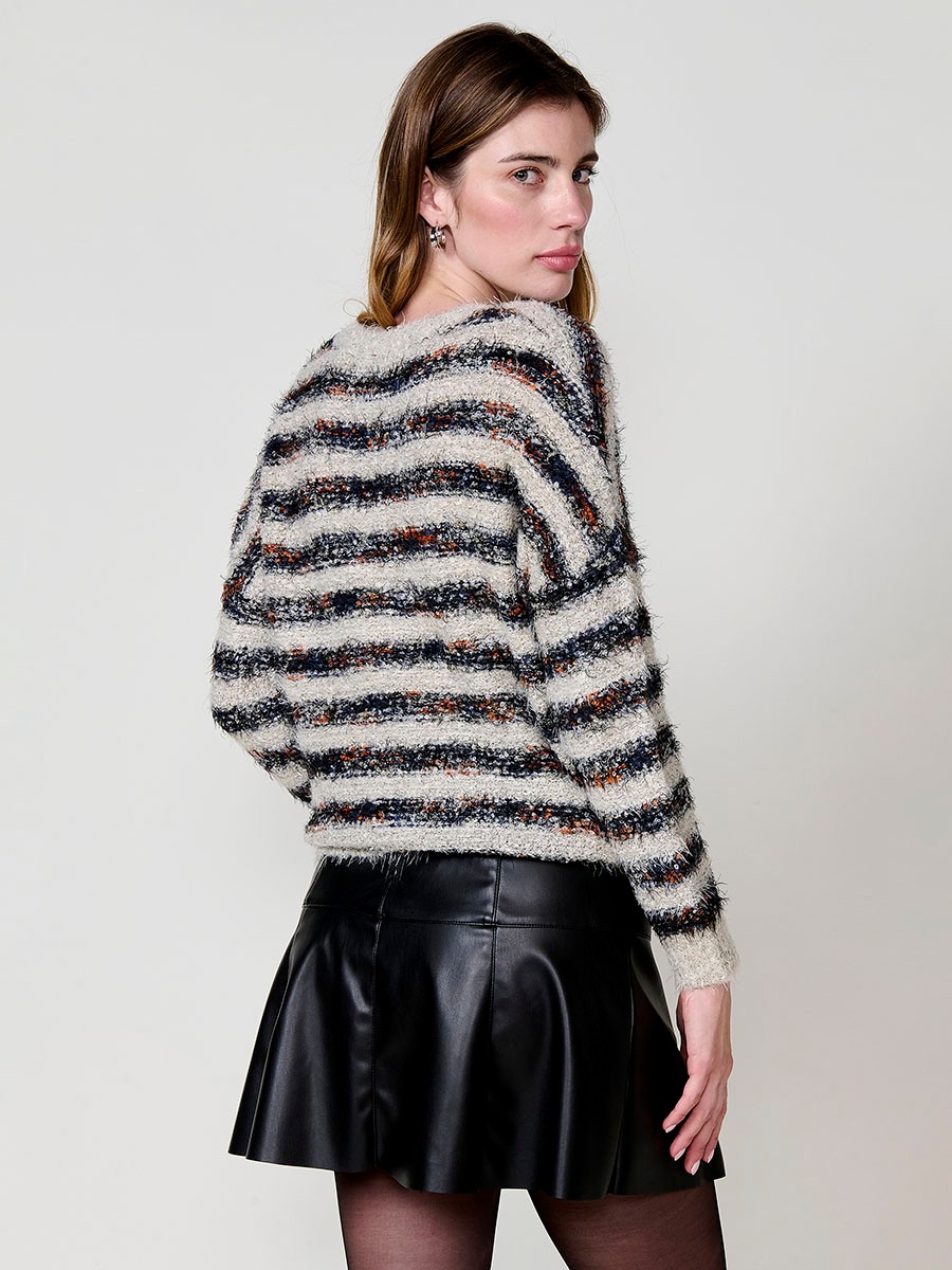 Women’s knit sweater with soft-touch furry texture in ivory, round neck, long sleeves and Koröshi logo plate.