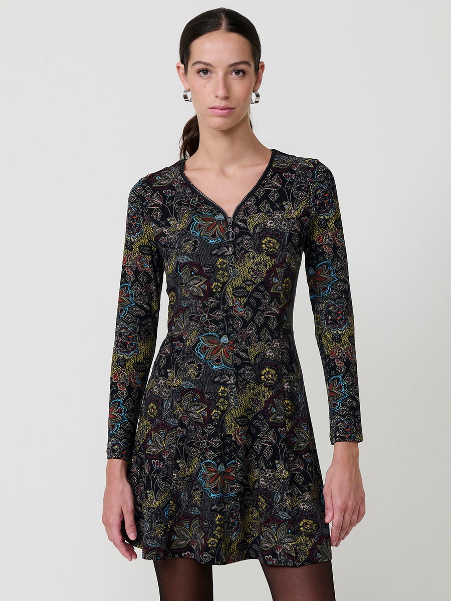 Vestido corto floral para mujer con escote pico y cremallera metálica con aro. Manga larga, tejido elástico y logo Koröshi.